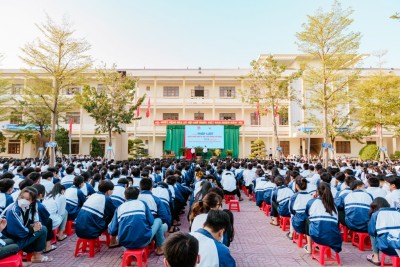 Trường THPT Quỳnh Lưu 1 tuyên truyền giáo dục pháp luật cho học sinh trường