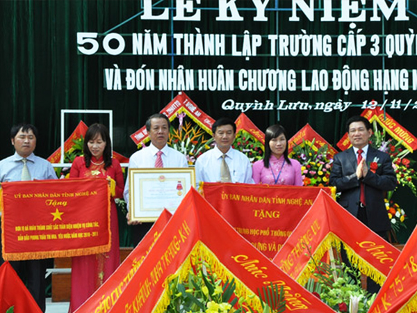 Trường THPT Quỳnh Lưu I: Kỷ niệm 50 năm ngày thành lập và đón nhận Huân chương Lao động hạng Nhất
